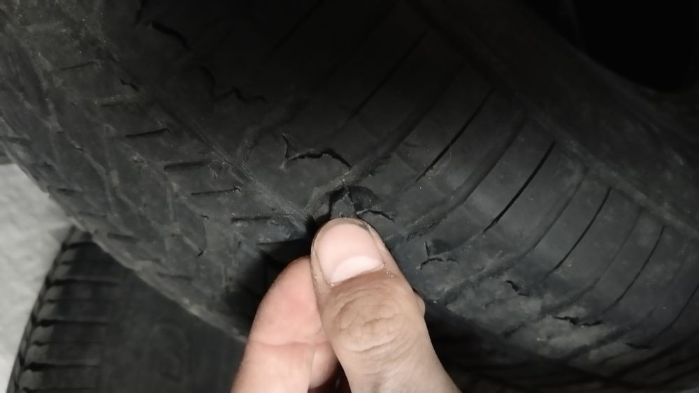3 шины Yokohama 215/70/R16