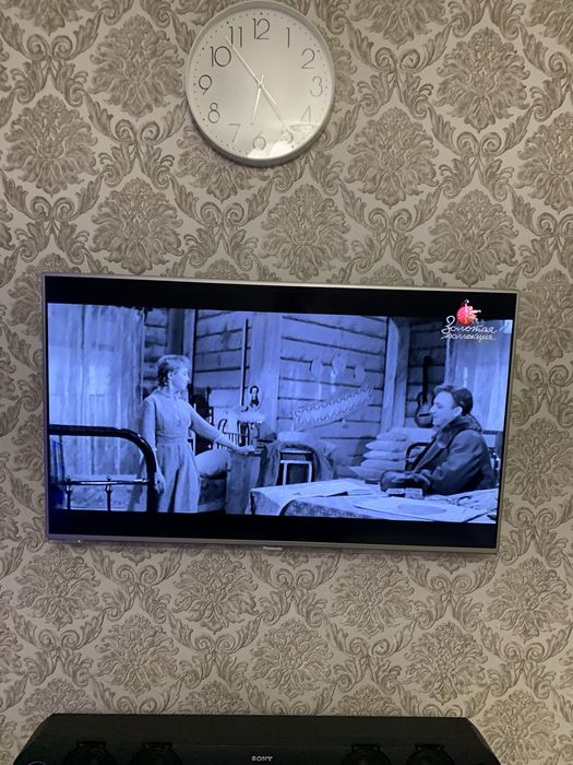 Телевизор Panasonic в оригинале