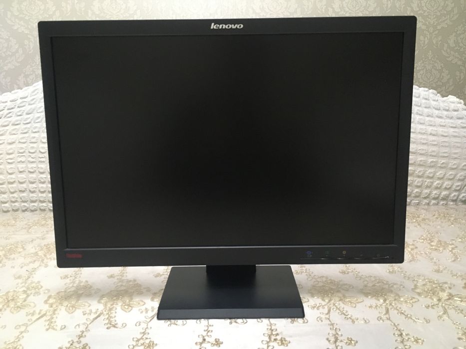 Монитор 24 дюйма Леново. Monitor 24 inch Lenovo.