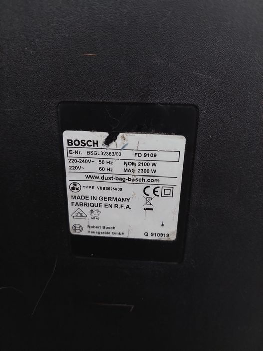 Aspirator Bosch in perfecta stare complet.