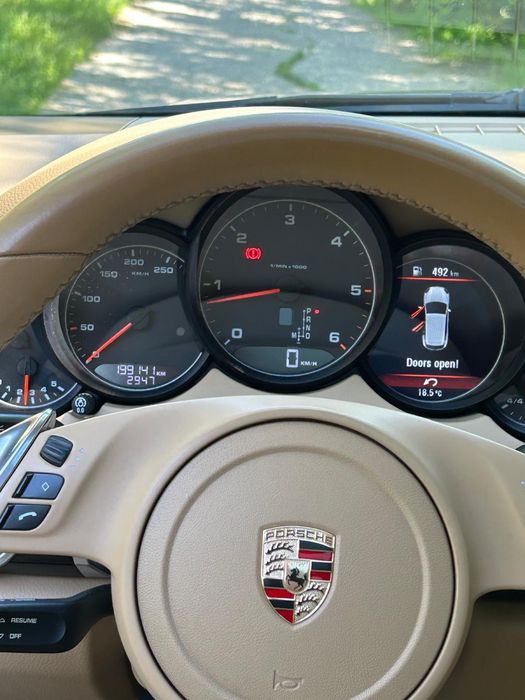 • Porsche Cayenne • 199 000 km •