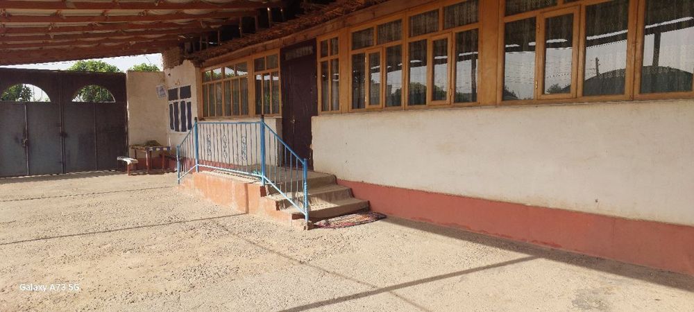 Уй сотилади Термиз аерапорт томонда