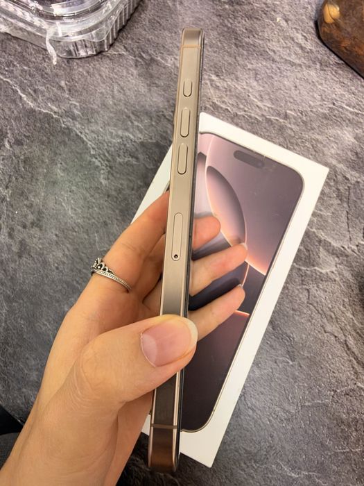 Iphone 16 pro max 512GB Gold
