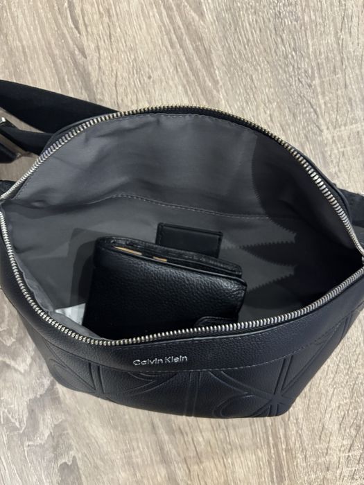 Чанта през рамо calvin klein