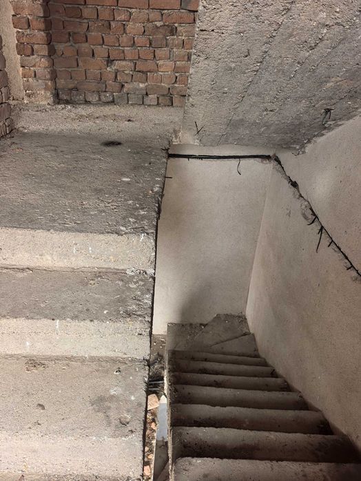 Масивна къща на 3 етажа