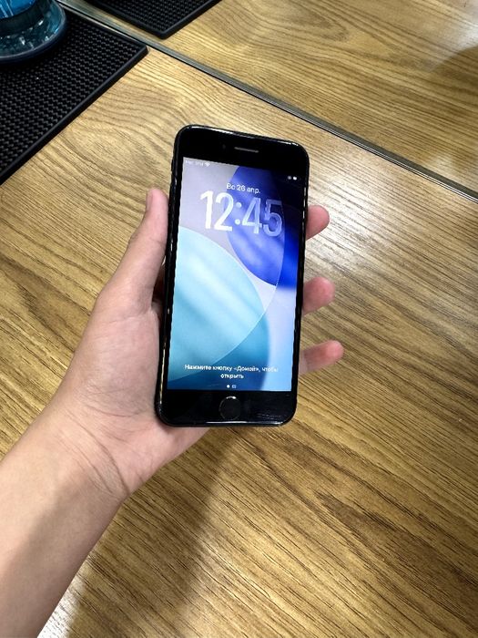 Iphone se 64gb sotiladi