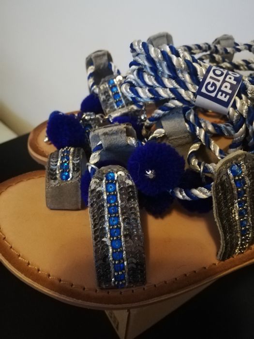 Sandale noi din piele, marime 37, 150lei