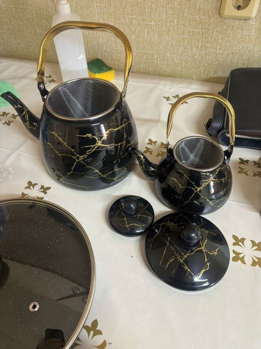 Чайники в комплекте