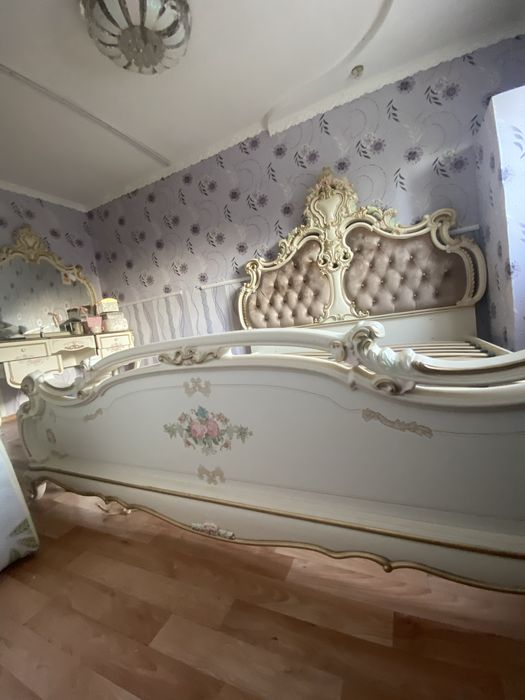 Спальный гарнитур