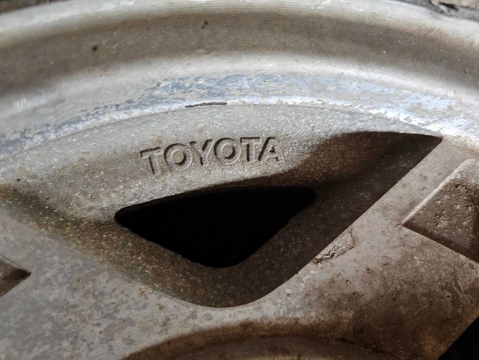 Продавам Джанти Toyota  T 15x7JJ-15