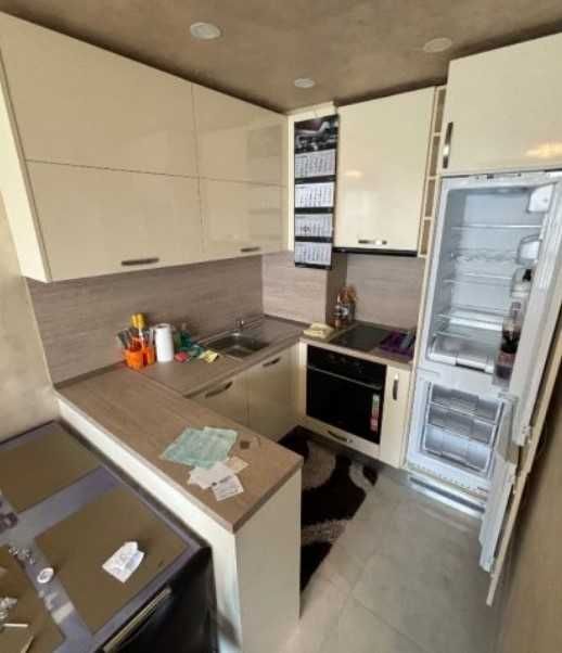 Продава се Двустаен апартамент в София, Център - 60 кв.м за 3000 €/кв.м - Снимка #2