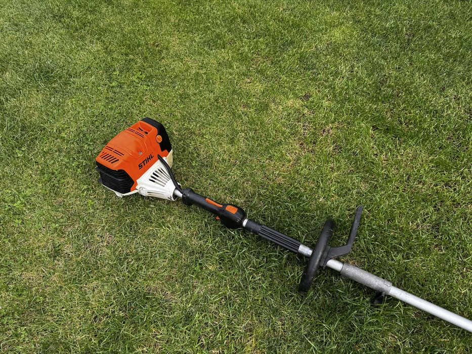 Foarfeca tuia-gard viu Stihl KM 131R, endomodor profesional!