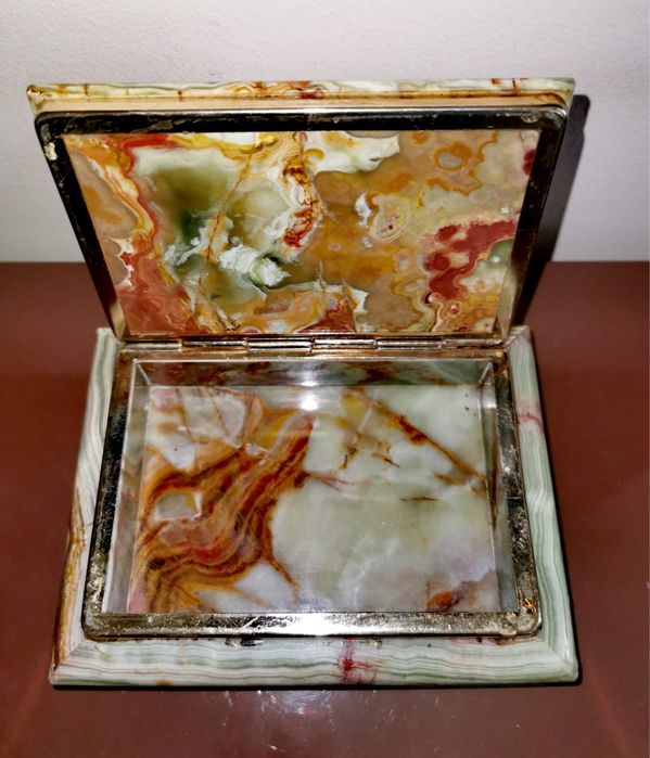 Кутия поставка за бижута бижутерка изключителна ръчна изработка 50 г.