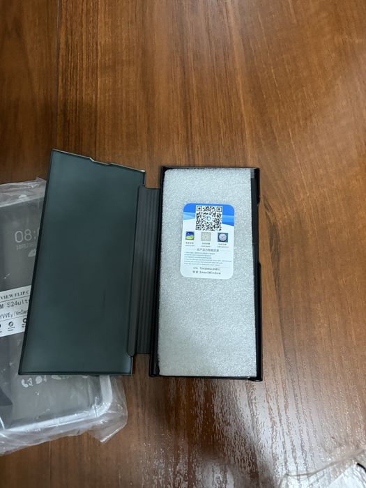 Чехлы книжка s24