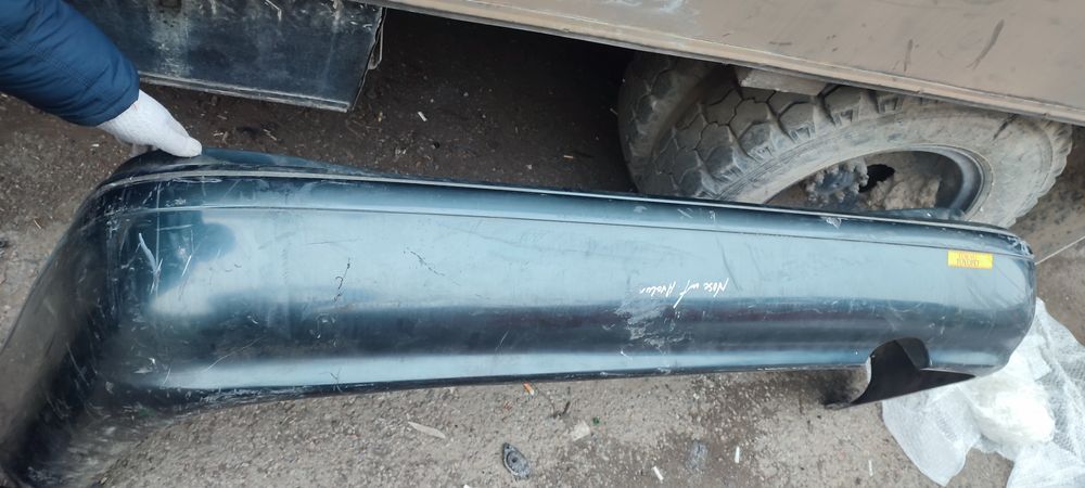 Задний бампер на Тойоту Авалон