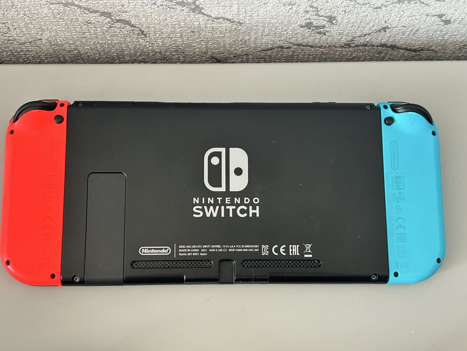Продаю Nintendo Switch в идеальном состоянии
