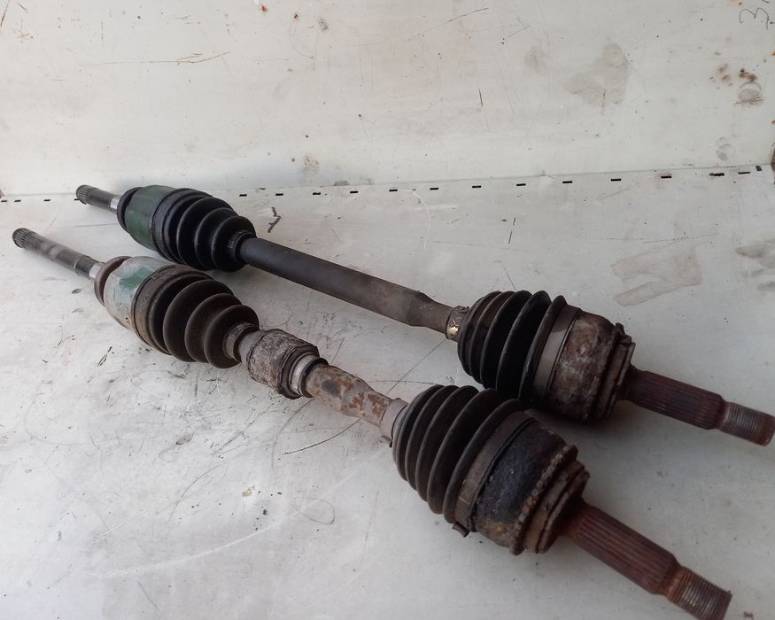 Полуоски Mitsubishi Outlander 2.0i