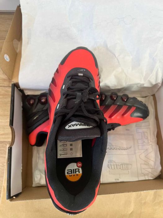 100% Оригинални Nike Dn 8 в номер 42.5-27 см стелка- Уникален цвят