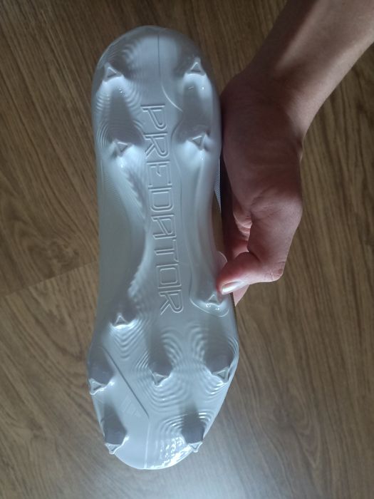 Vând ghete de fotbal