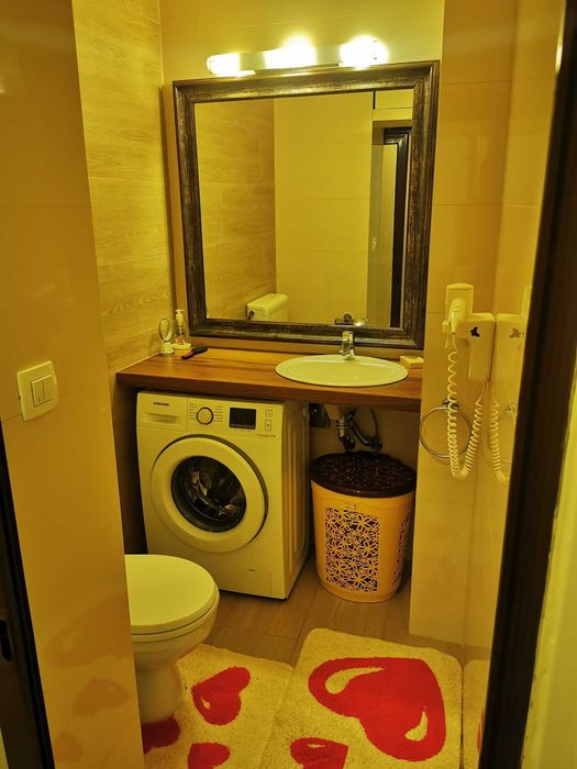 Apartament superb 3 camere / 2 bai / loc parcare / centrala / liber!!!