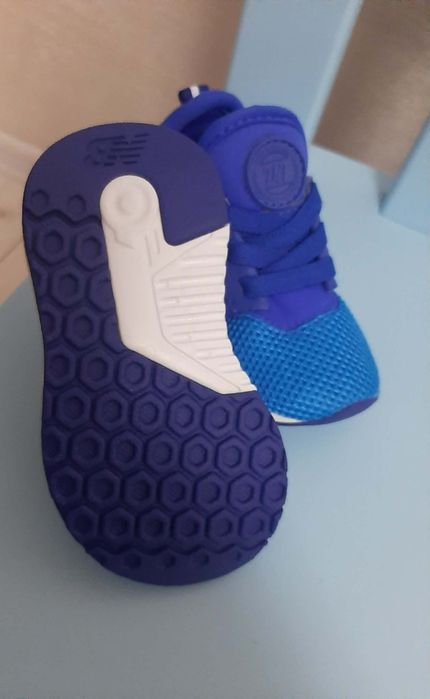 Бебешки маратонки New Balance и Converse