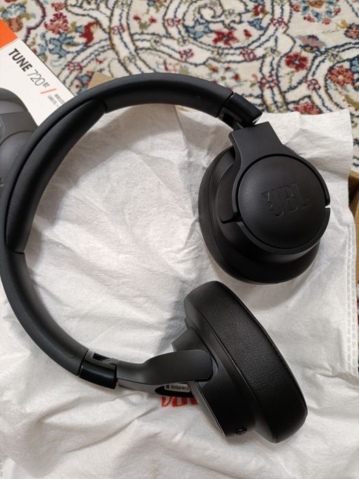 Наушники JBL Tune 720Bt