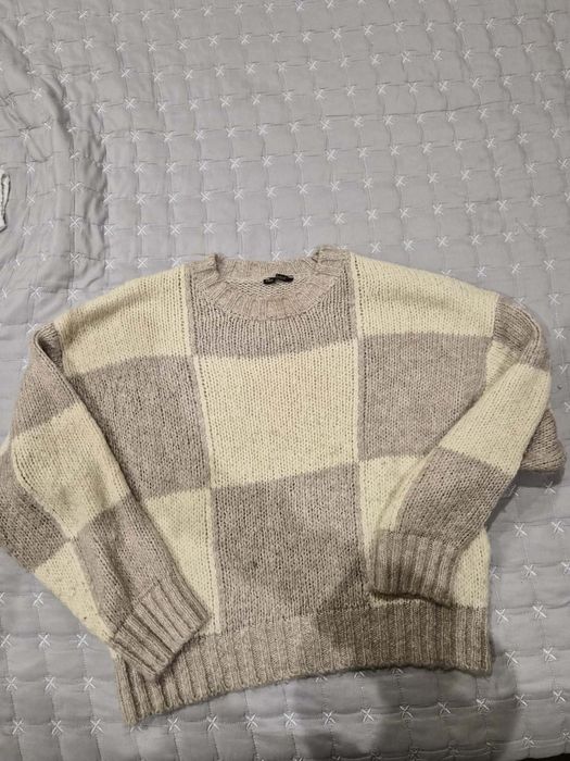 Лот дамски пуловери – различни стилове