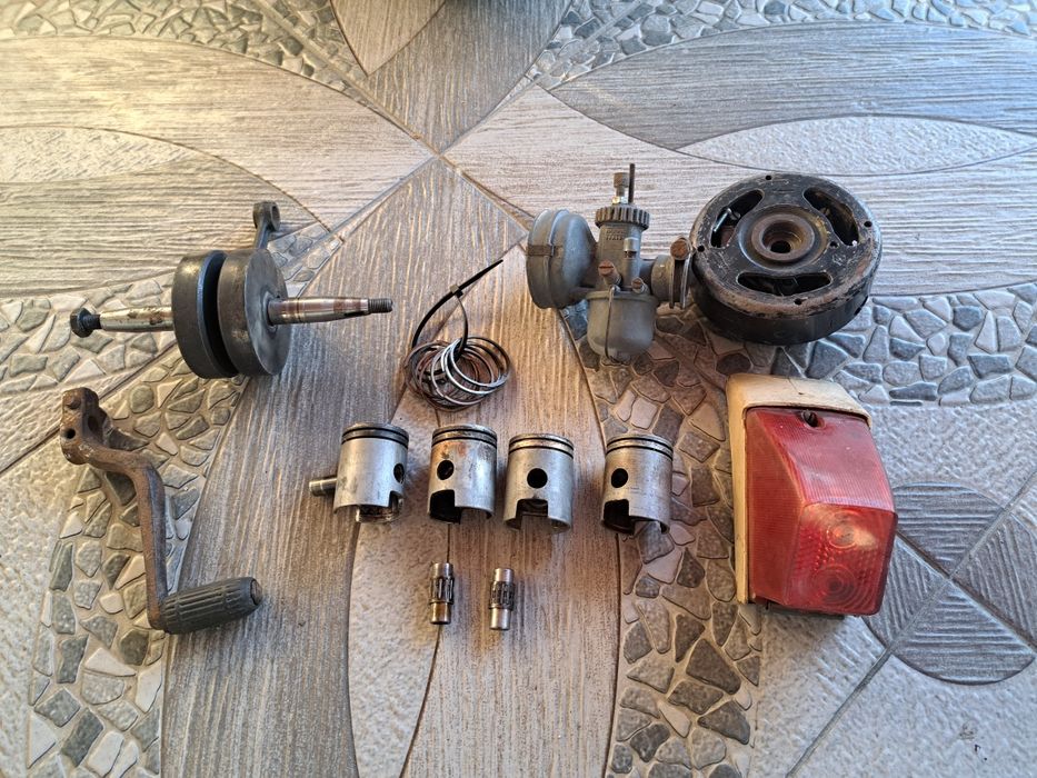 Vând piese mobra 50