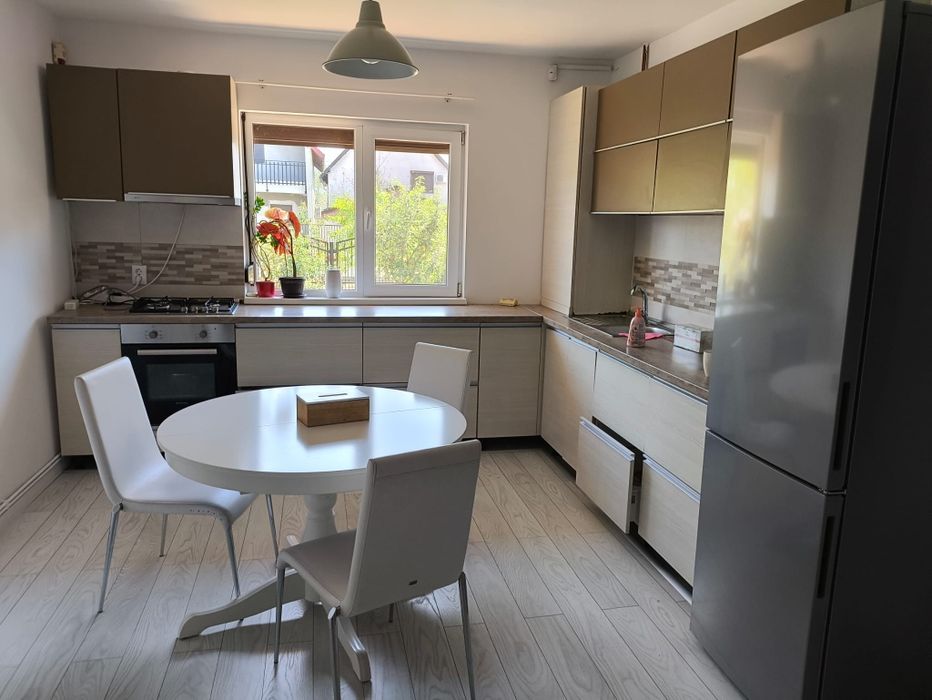 Casă de inchiriat - Bradu, str Brândușei