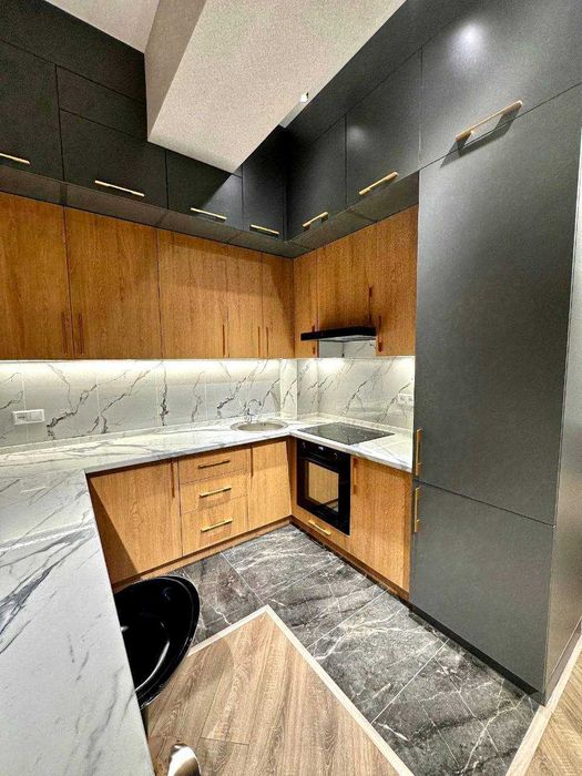 Срочно ! Сдам 2х комнатную кв-ру 2\3\4 на Айбек  ор-р Шохмедцентер  Р7