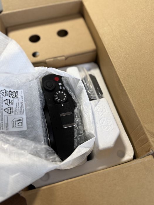 Camera foto Lumix Jet Black 24 MP 6K eith S 18-40 mm f / 4.5-6.3