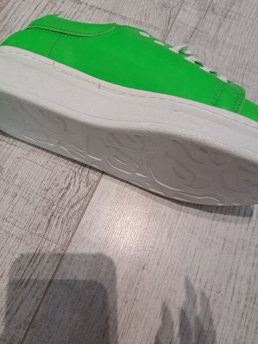 Дамски кецове Карл