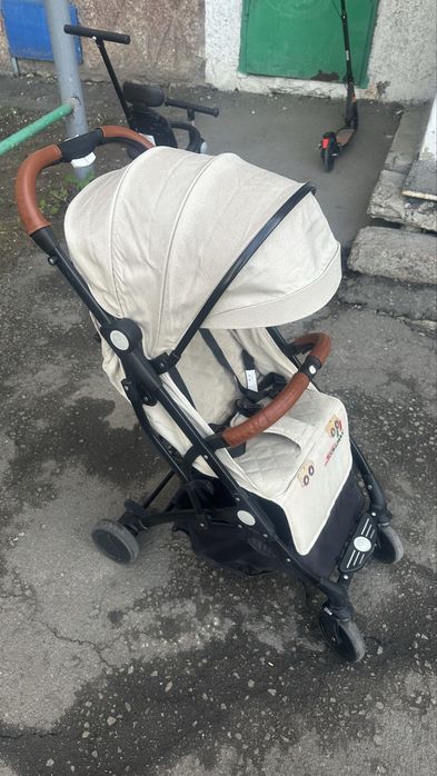 Продам коляску прогулочную