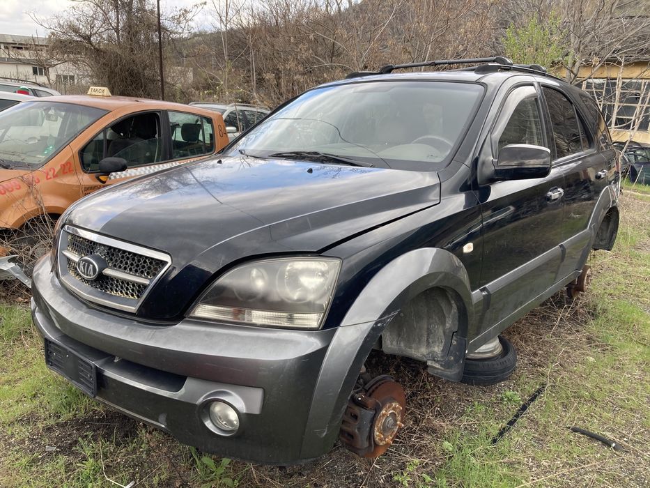 Киа соренто 5 броя 2.5 140к.с за части.
