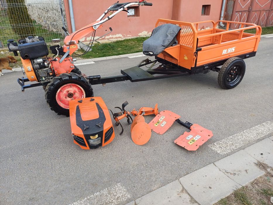 Motocultor cu remorcuta cu anexe marca ruris diesel 13 kp