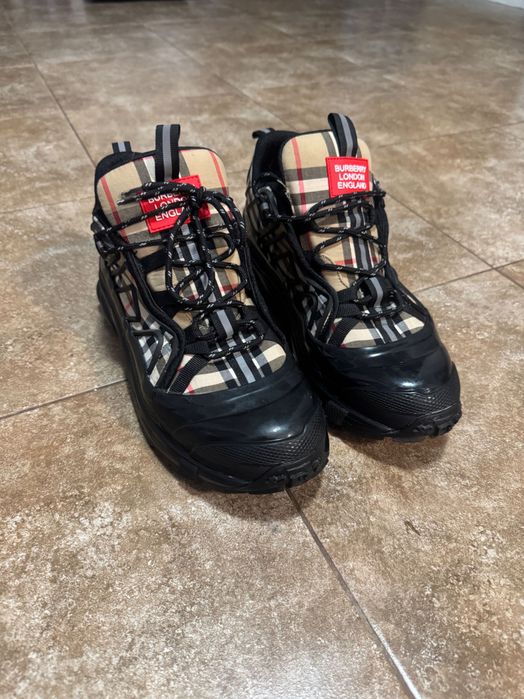 Burberry "Arthur" Sneakers
