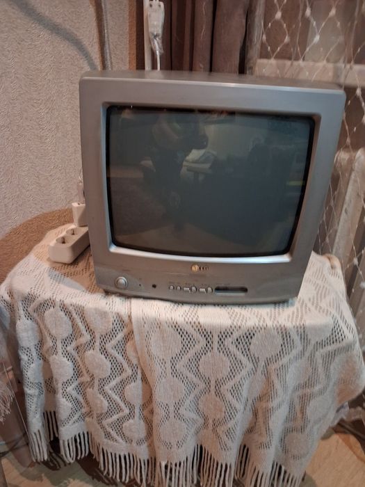 Продам телевизор
