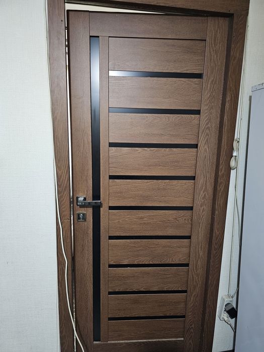 Продам дверь вместе с обналичкой