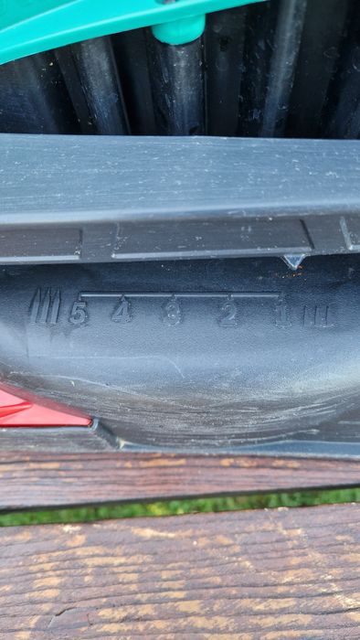 Masina electrica tuns iarba Bosch 37 cm