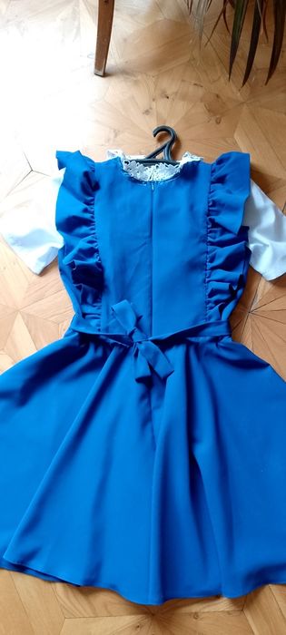 Школьное нарядное платье.