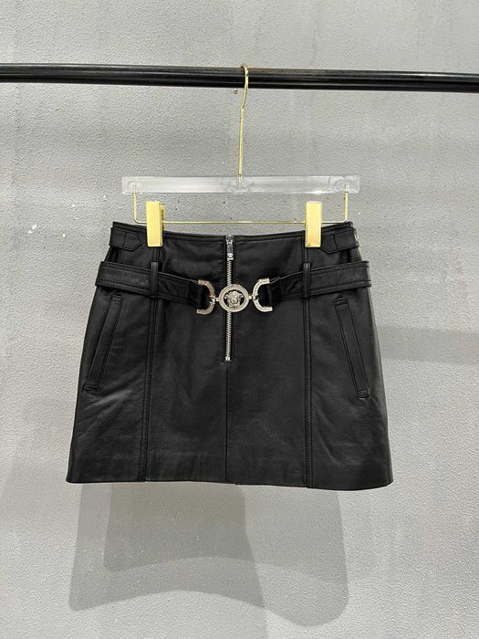 Versace къса пола, черна