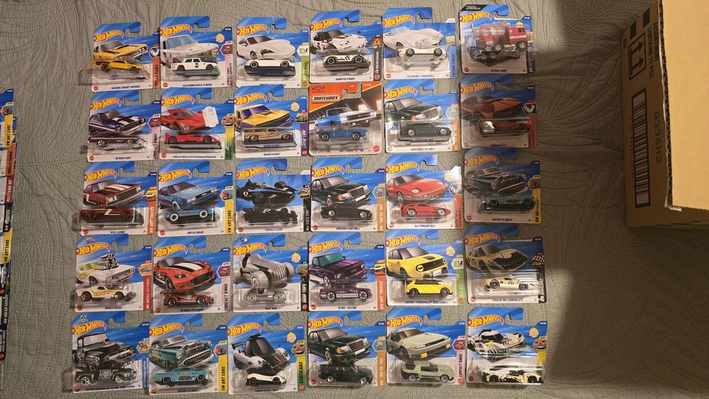 Hot wheels 30 bucati 270 alegeți poza