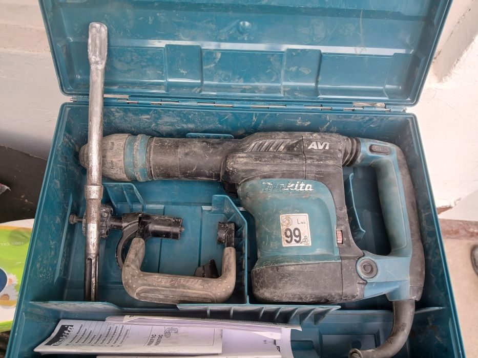Makita hm0871c.  .