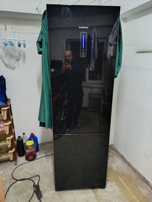 Vând frigider Daewoo