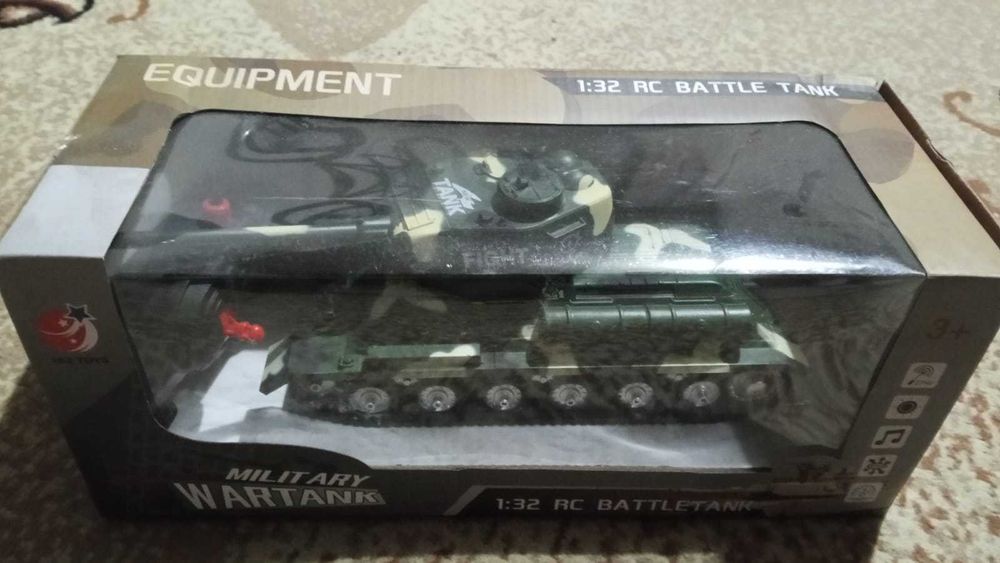 Продам машинки на пульте управления.