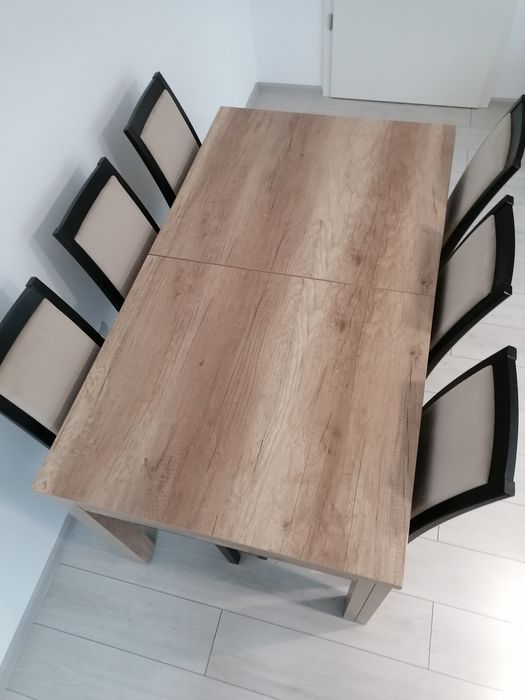 Vând masa cu 6 scaune