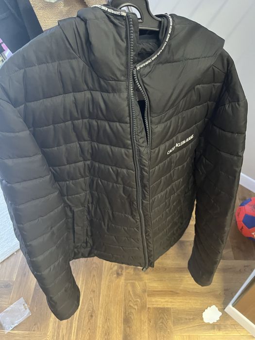 Куртка весеняя..