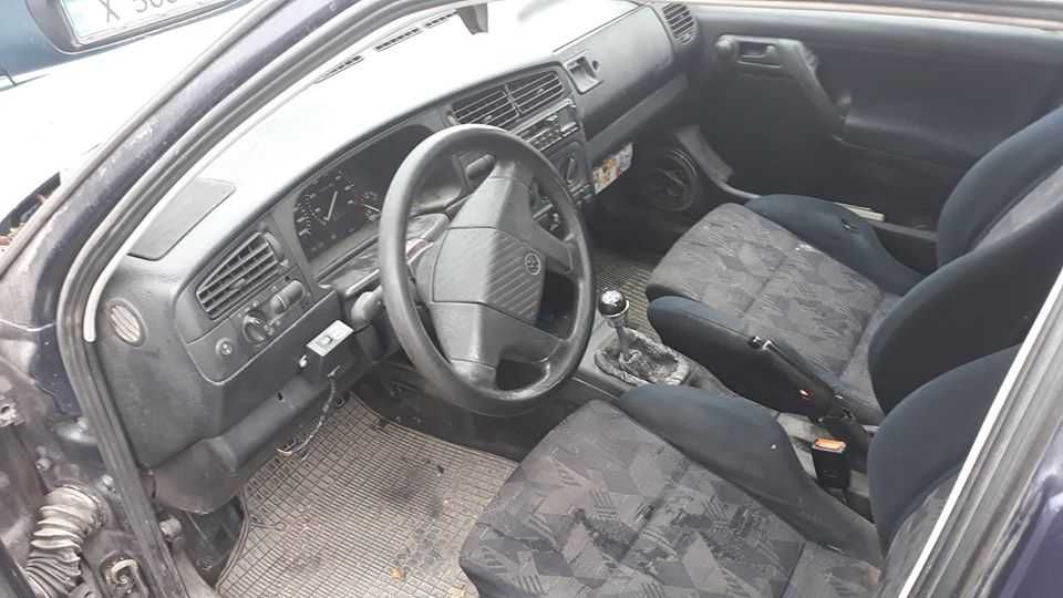 Фолцваген  голф  3  1.6