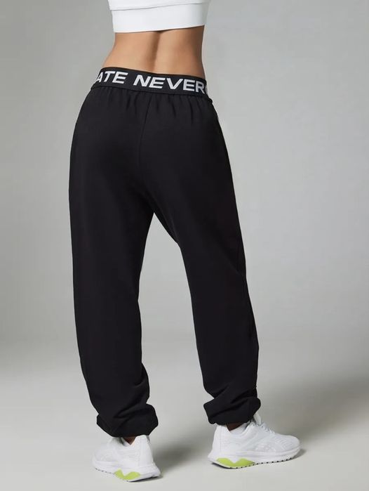 Спортивные джоггеры от Neverlate