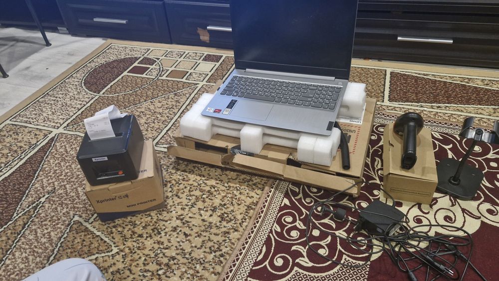 Продам программу (1 С) с ноутбуком